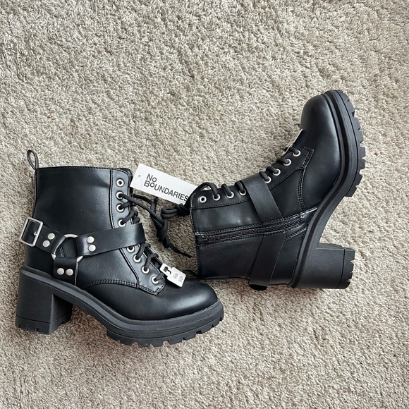 No Boundaries Black Combat Boots - Picture 5 of 5